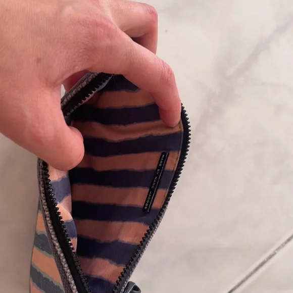 Marc Jacobs zipper pouch - Picture 4 of 4